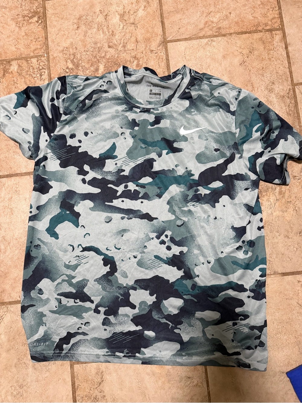 Nike Men’s Grey & Teal Camo Dri-FIT Short Sleeve Tee